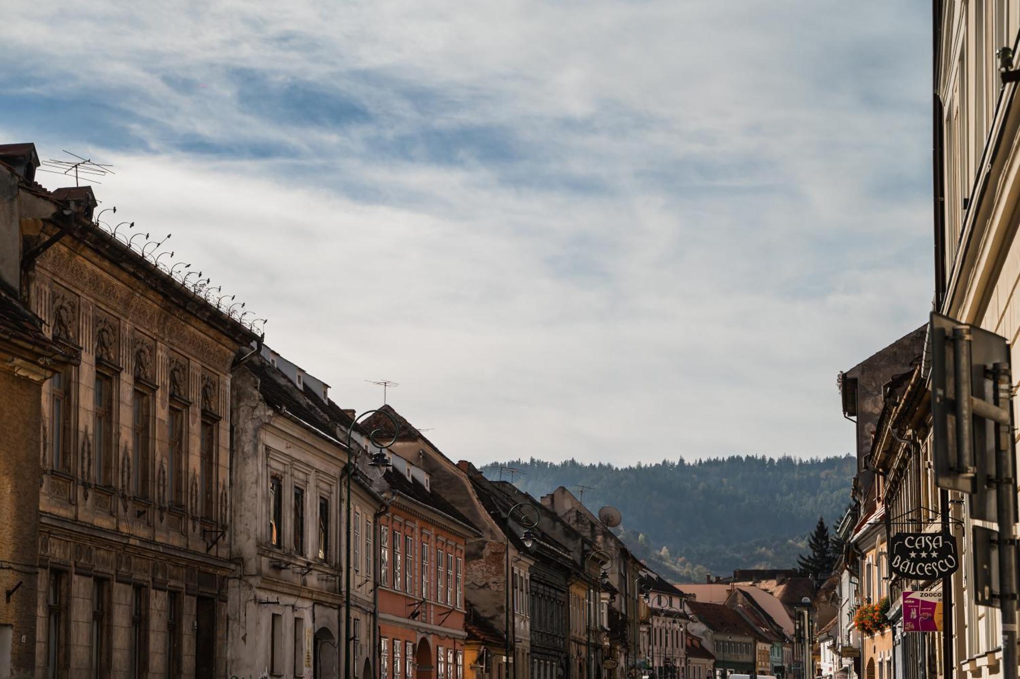 Lara'S Loft Apartment Brasov Bagian luar foto