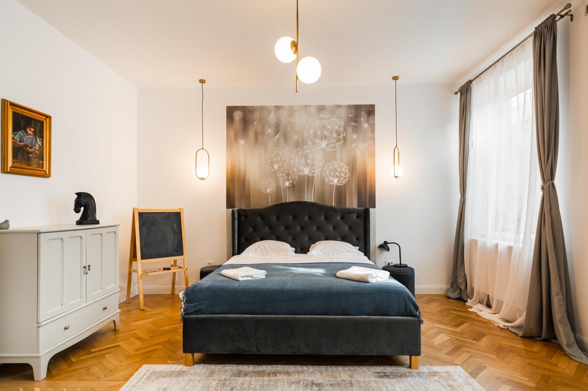 Lara'S Loft Apartment Brasov Bagian luar foto